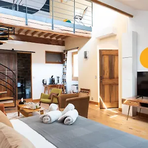 La Maison D'en Bas Des Seigneurs Guest house Cucuron